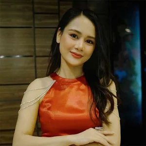 Exploring the Radiant Beauty of Actress Huyen Sam in 'Milkwood Pine Flowers' - image 0