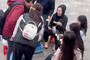 Cultural Flavors: The Unique Hung Temple Ice Cream Trend Taking Social Media by Storm Among Young Travelers - image 0