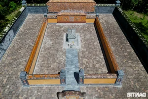 The Architectural Splendor of Empress Dowager Tu Du's Tomb in Hue's Pine Forests - image 5