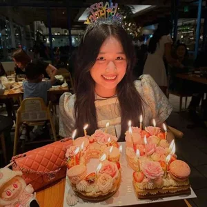 Jenny Huynh at 20: The Evolution of a Gen Z Icon and Study Abroad Influencer - image 7