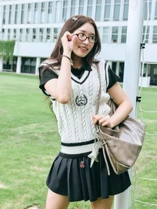 Jenny Huynh at 20: The Evolution of a Gen Z Icon and Study Abroad Influencer - image 4