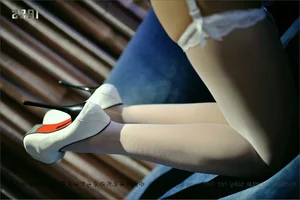 Sizubendang 044: Model Chuchu Defines Elegance in White Silk Stockings and Leg Goddess Series - image 0