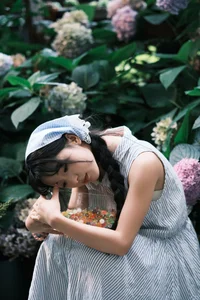 Visual Elegance: YiTuYu Art Language Vol.7348 Min Zui Xiao Mo Xuan Collection - image 2