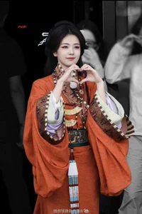 Modern Elegance Meets the Warring States: China's Top Historical Beauty - image 3