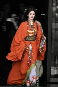 Modern Elegance Meets the Warring States: China's Top Historical Beauty - image 4
