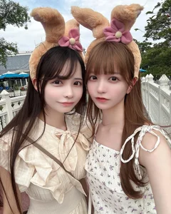 Stunning Japanese Twins Go Viral With Surreal AI-Like Visuals and Flawless Fashion Aesthetics - image 9