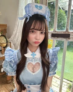 Stunning Japanese Twins Go Viral With Surreal AI-Like Visuals and Flawless Fashion Aesthetics - image 2