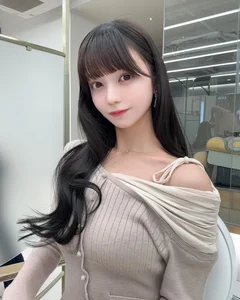 Stunning Japanese Twins Go Viral With Surreal AI-Like Visuals and Flawless Fashion Aesthetics - image 4
