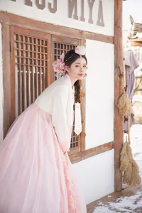 Captivating Portraits: YiTuYu Art Language Vol.7340 Fei Tian Xiao Mo Nu - image 3