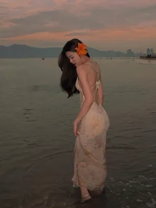 Tang My Han’s Stunning Beach Photoshoot: Summer Style Inspiration - image 1