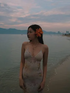 Tang My Han’s Stunning Beach Photoshoot: Summer Style Inspiration - image 4