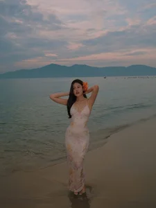 Tang My Han’s Stunning Beach Photoshoot: Summer Style Inspiration - image 3