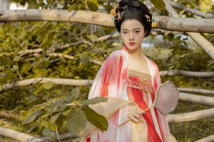 YiTuYu Art Language Vol.6451: The Radiant Charm of Xia Han Han - image 22