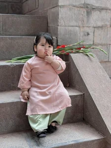Adorable Toddler in Traditional Ao Dai Captures Hearts with Viral Photoshoot - image 6
