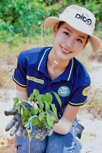 The Rise of a 1.86m Beauty Queen: From Military Upbringing to Miss World - image 1