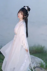 Qi Luo Sheng De Xiao Su Su in YiTuYu Art Language Vol.7884: Capturing the Essence of Grace and Visual Artistry - image 0