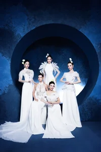 Ethereal Moon-Inspired Ao Dai: A Stunning Fusion of Vietnamese Tradition and Celestial Elegance - image 2