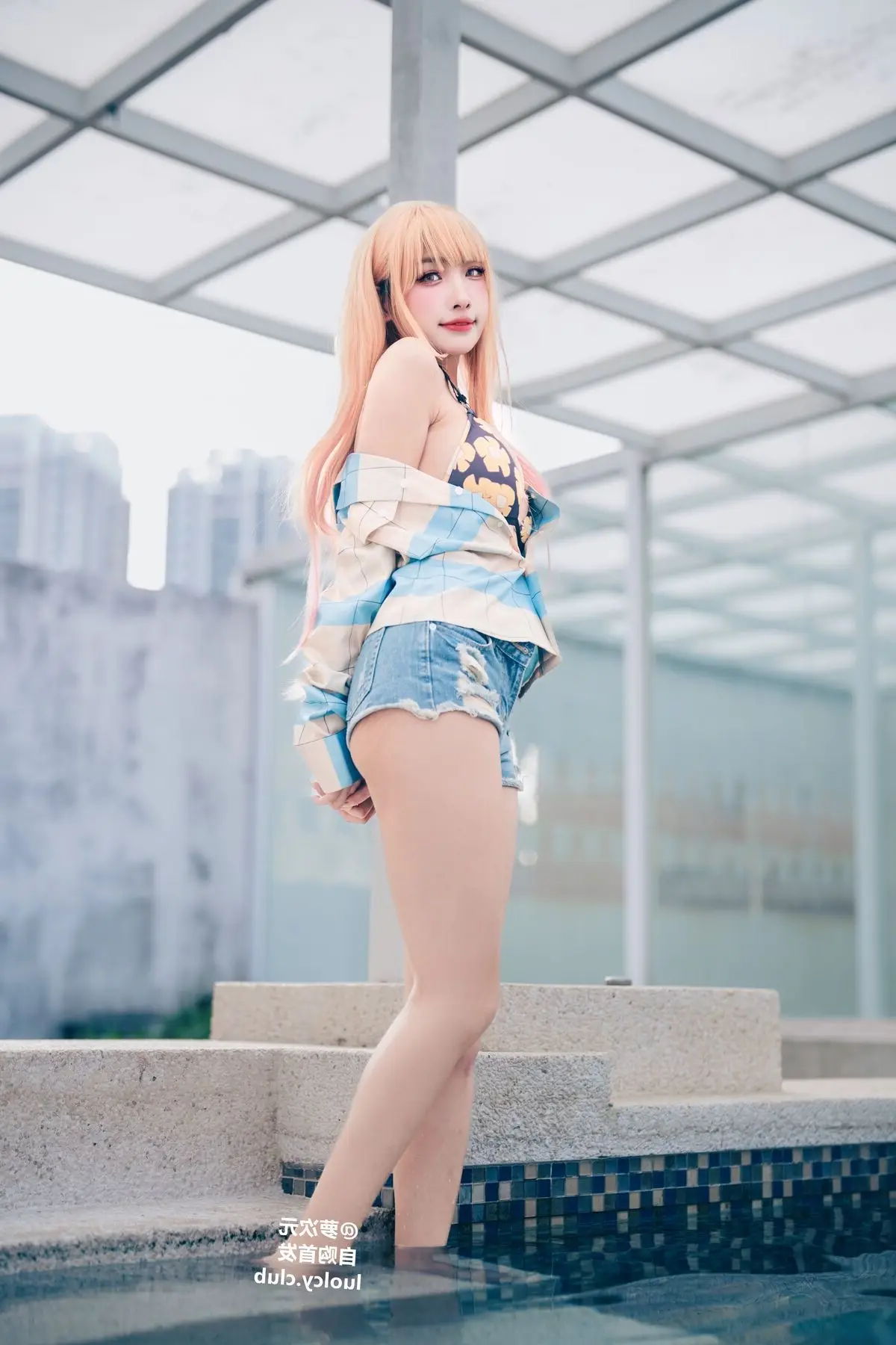 Coser Momo: Marin Kitagawa Swimsuit Ver. – Radiant Charm by the Pool