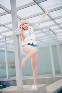 Coser Momo: Marin Kitagawa Swimsuit Ver. – Radiant Charm by the Pool - image 7