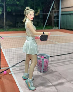 Trendy Pickleball Outfits: Stylish Sportswear Inspiration for Women from Vietnamese Fashion Icons - image 5