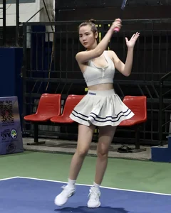 Trendy Pickleball Outfits: Stylish Sportswear Inspiration for Women from Vietnamese Fashion Icons - image 3