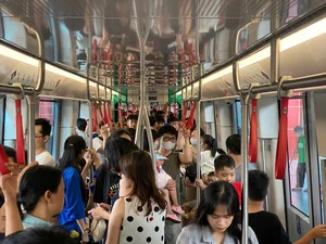 Hanoi Metro Success: Impressive Statistics from the First 15 Days of Nhon-Hanoi Station Line Operation - image 9