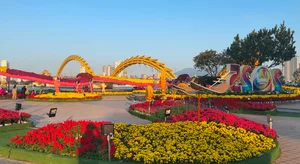 Unique Pink Snake Mascots Spark Joy in Da Nang for Lunar New Year Celebrations - image 7