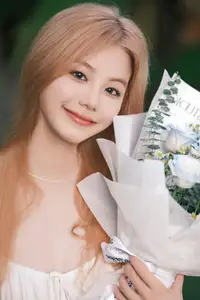 Lin You Ga Ga: Pure Beauty Unveiled in YiTuYu Art Language Vol.8638 - image 0