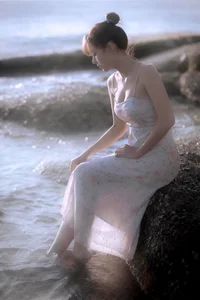 Pi Huynh: The Elegant Face of Modern Vietnamese Beauty - image 8