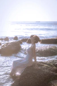 Pi Huynh: The Elegant Face of Modern Vietnamese Beauty - image 3
