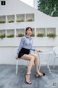 IESS Qiu Qiu: Elegant White-Collar Style in a Serene Courtyard Setting - image 16