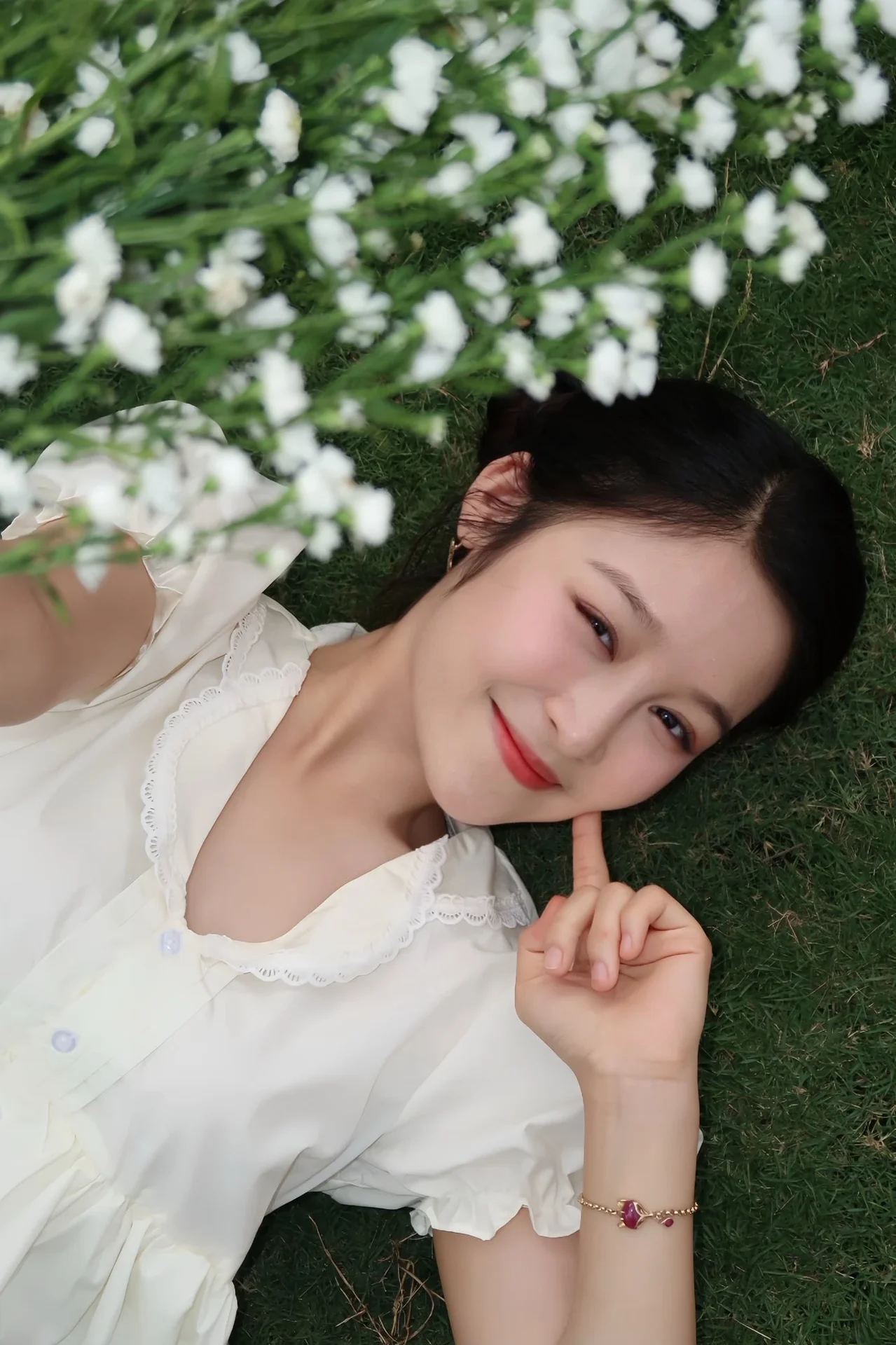 Lê Phương's Daughter in Bóng ma hạnh phúc: A Rising Star and Future Miss Vietnam Contender