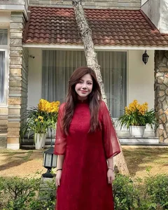 Discover the Elegant Style and Beauty of Minh Nhựa’s Second Daughter - image 3