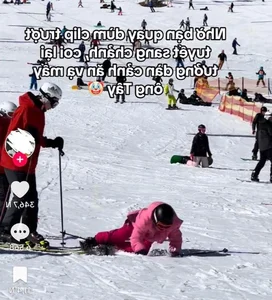 Travel Photography Fails: When Asking Strangers for a Photo Goes Hilariously Wrong - image 1