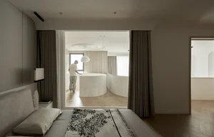 Artistic 110 sqm Loft Apartment Design: Transforming Modern Living Into a Creative Gallery Space - image 2