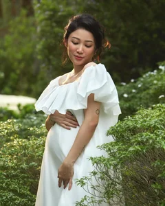 MC Yumi Duong Radiates Elegance with Stunning Maternity Photoshoot and Pregnancy Style - image 8
