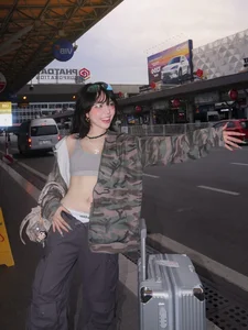 Bao Khuyen Susan Redefines Jet-Set Style: A Deep Dive Into Her Stunning Airport Fashion and Travel Trends - image 0