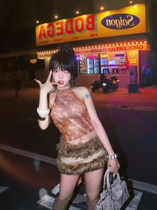 Bao Khuyen Susan Redefines Jet-Set Style: A Deep Dive Into Her Stunning Airport Fashion and Travel Trends - image 2