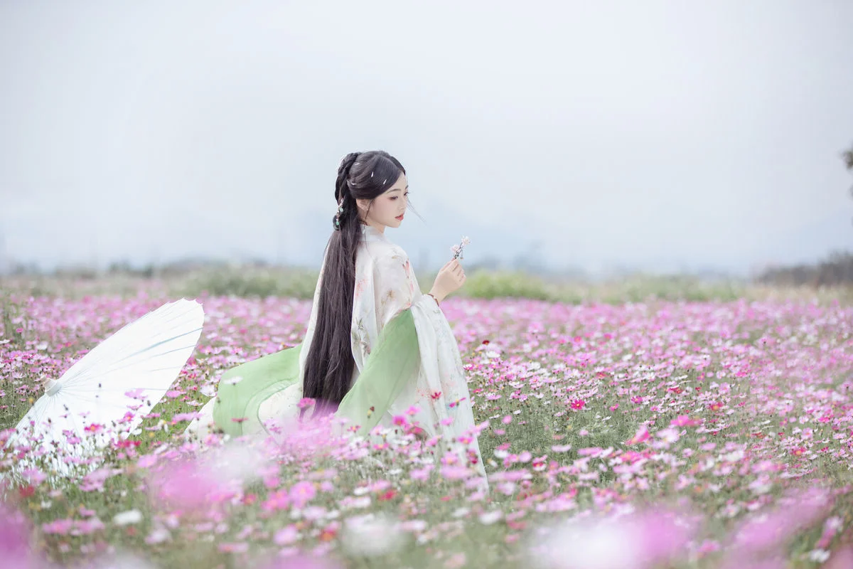 Discover YiTuYu Art Language Vol.6393 with Jin Zou Ba: Modern Elegance and Style