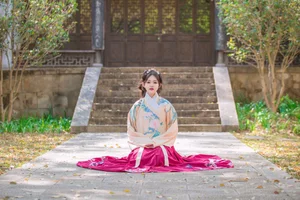 YiTuYu Art Language Vol.4274 Featuring Model Fa Guang Wu - image 2