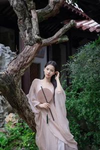 Sophisticated Portraiture: YiTuYu Art Language Vol.10396 with Chen Shi Er Ing - image 8