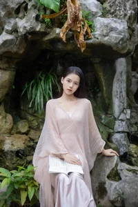 Sophisticated Portraiture: YiTuYu Art Language Vol.10396 with Chen Shi Er Ing - image 5