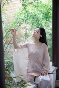 Sophisticated Portraiture: YiTuYu Art Language Vol.10396 with Chen Shi Er Ing - image 0