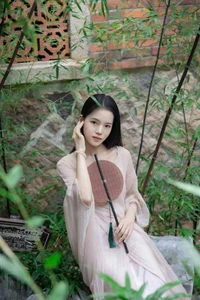 Sophisticated Portraiture: YiTuYu Art Language Vol.10396 with Chen Shi Er Ing - image 1