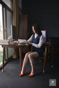 IESS Puhuiji Series Issue 242 Featuring Hostess Gege: A Sophisticated Chinese Model Showcase - image 9
