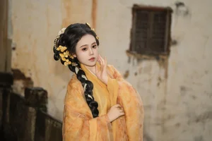 Ethereal Hanfu Beauty: Zhou Feng Qin in YiTuYu Art Language Vol.8913 - image 16