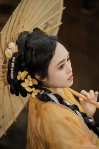 Ethereal Hanfu Beauty: Zhou Feng Qin in YiTuYu Art Language Vol.8913 - image 1