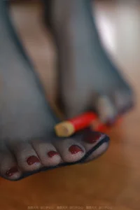 IESS Model Mei Zi: Elegance in Red High Heels - image 20