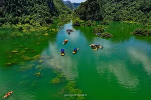 Dong Lam Steppe: A Picturesque Escape Near Hanoi During the Flooded Season - image 1
