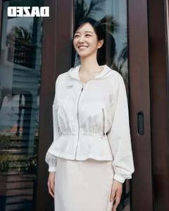 Korean Beauty Icon Stuns in Hoi An: A Perfect Blend of Elegance and Ancient Charm - image 7